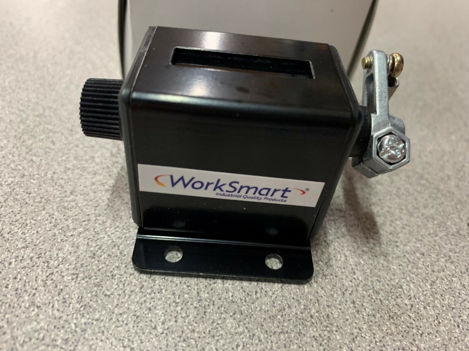 NEW IN BOX WORK SMART 70752175 COUNTER WS-PE-CTER-008