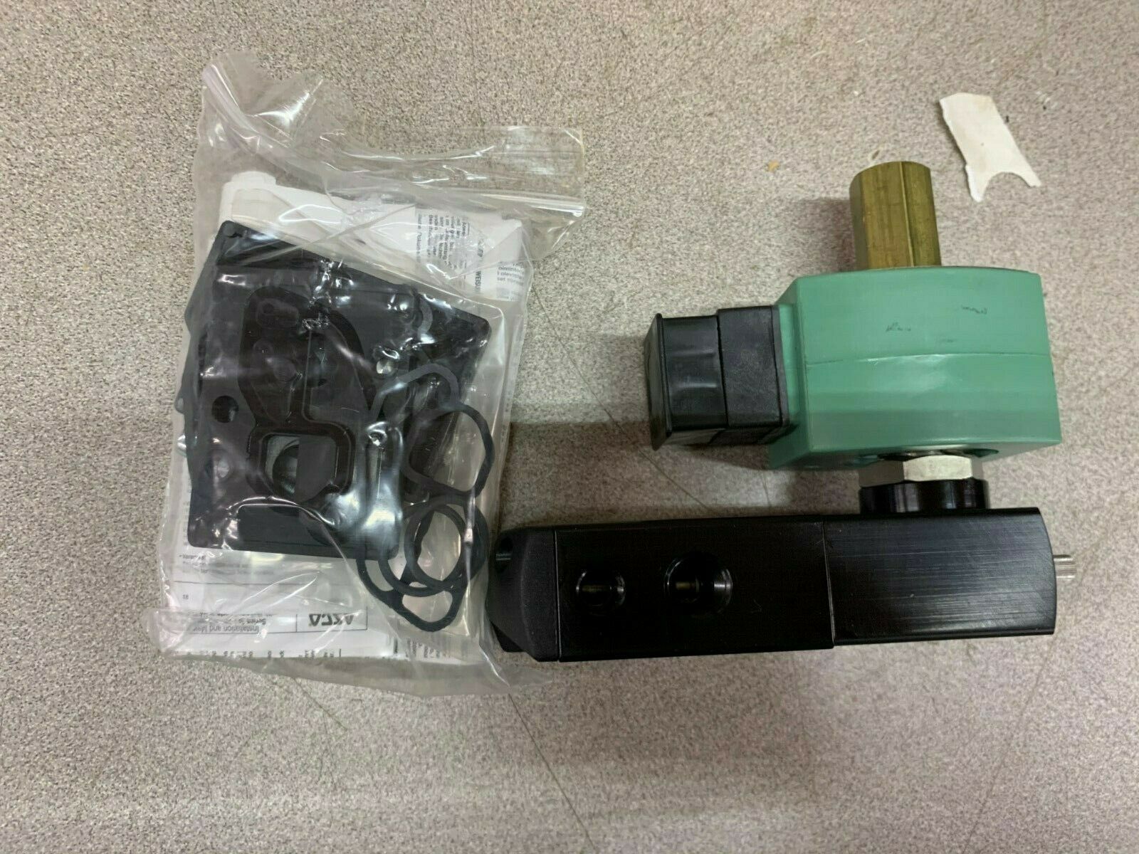 NEW IN BOX ASCO RED HAT 1/4" SOLENOID VALVE S48551G401MS