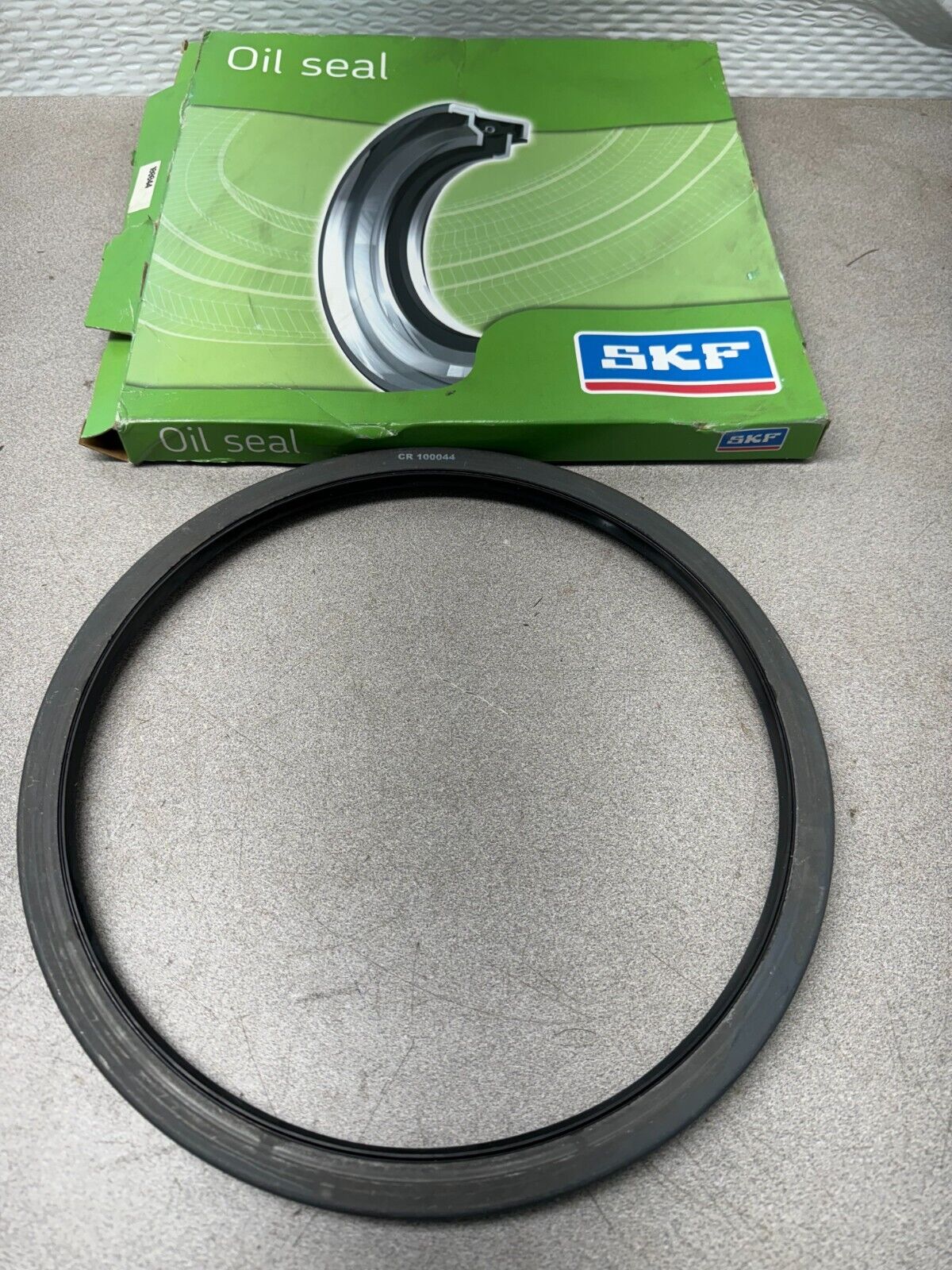 NEW IN BOX SKF OIL SEAL 100044