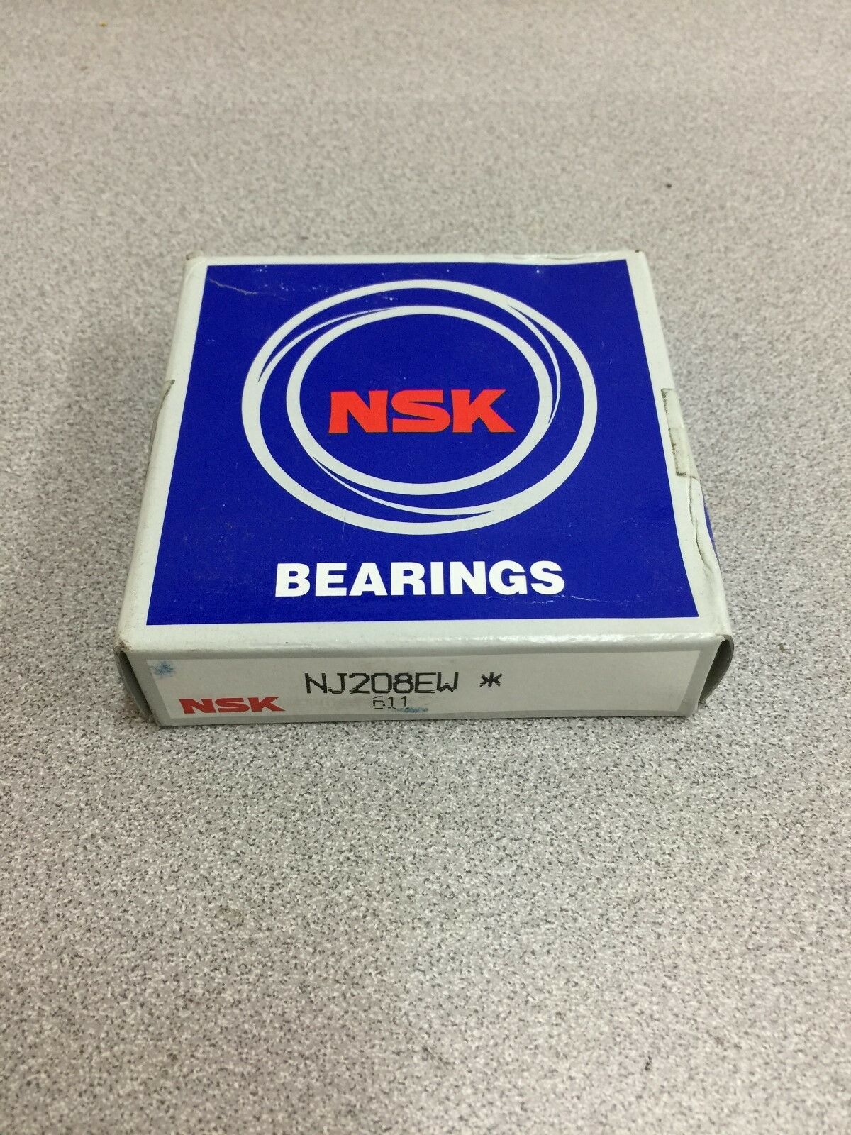 NEW IN BOX NSK CYLINDRICAL ROLLER BEARING NJ208EW