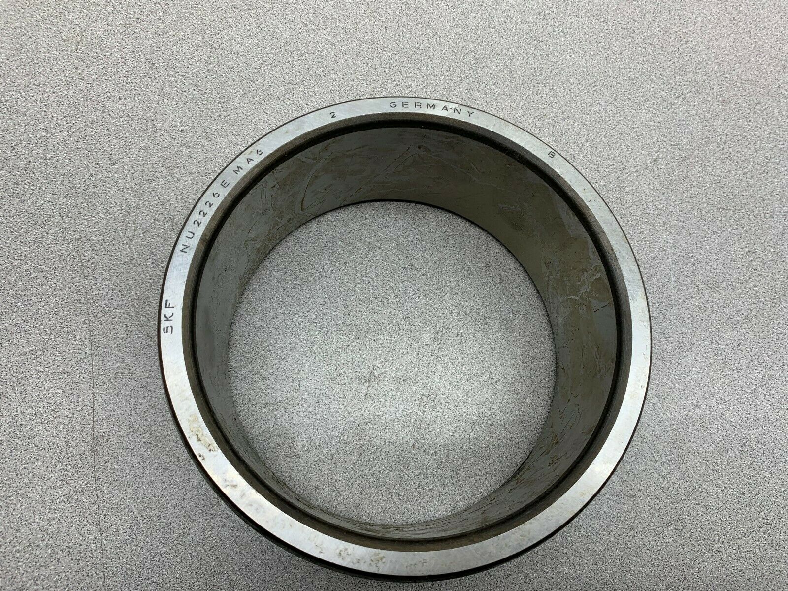 NEW NO BOX SKF BEARING PART NU2226EMA6