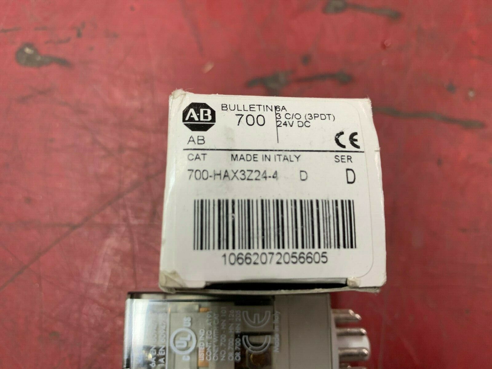 NEW IN BOX ALLEN BRADLEY RELAY 700-HAX3Z24-4 SERIES D