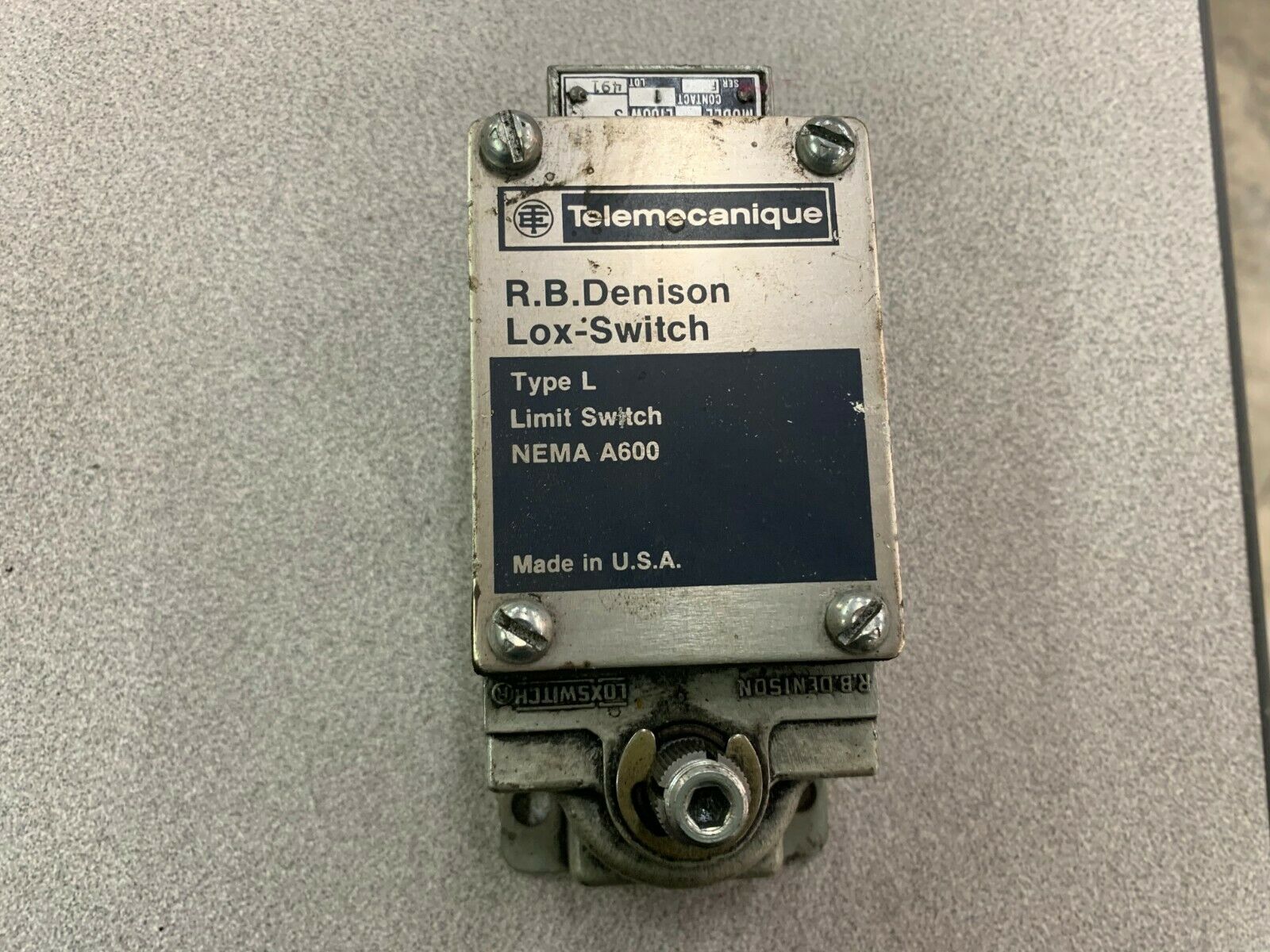 USED TELEMECANIQUE LIMIT SWITCH L100WS