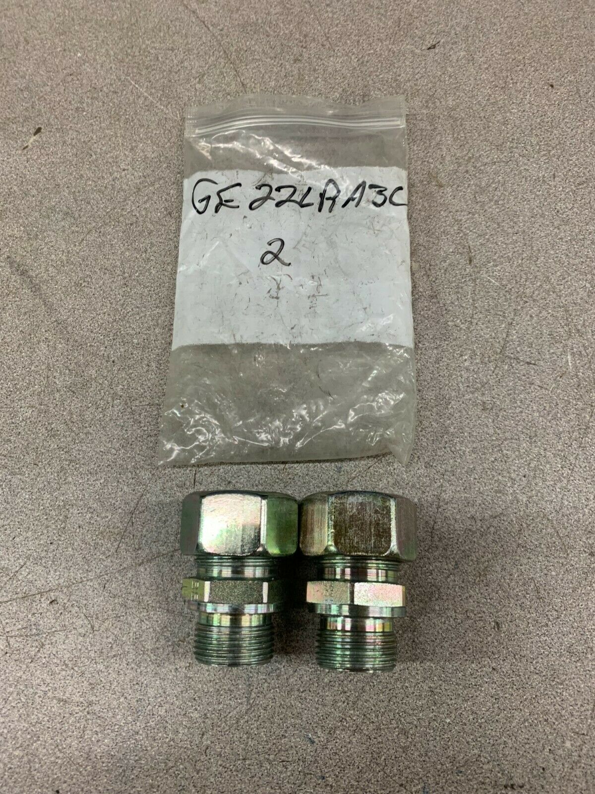 LOT OF 2 NEW HYDRAULIC FITTINGS GE22LRA3C