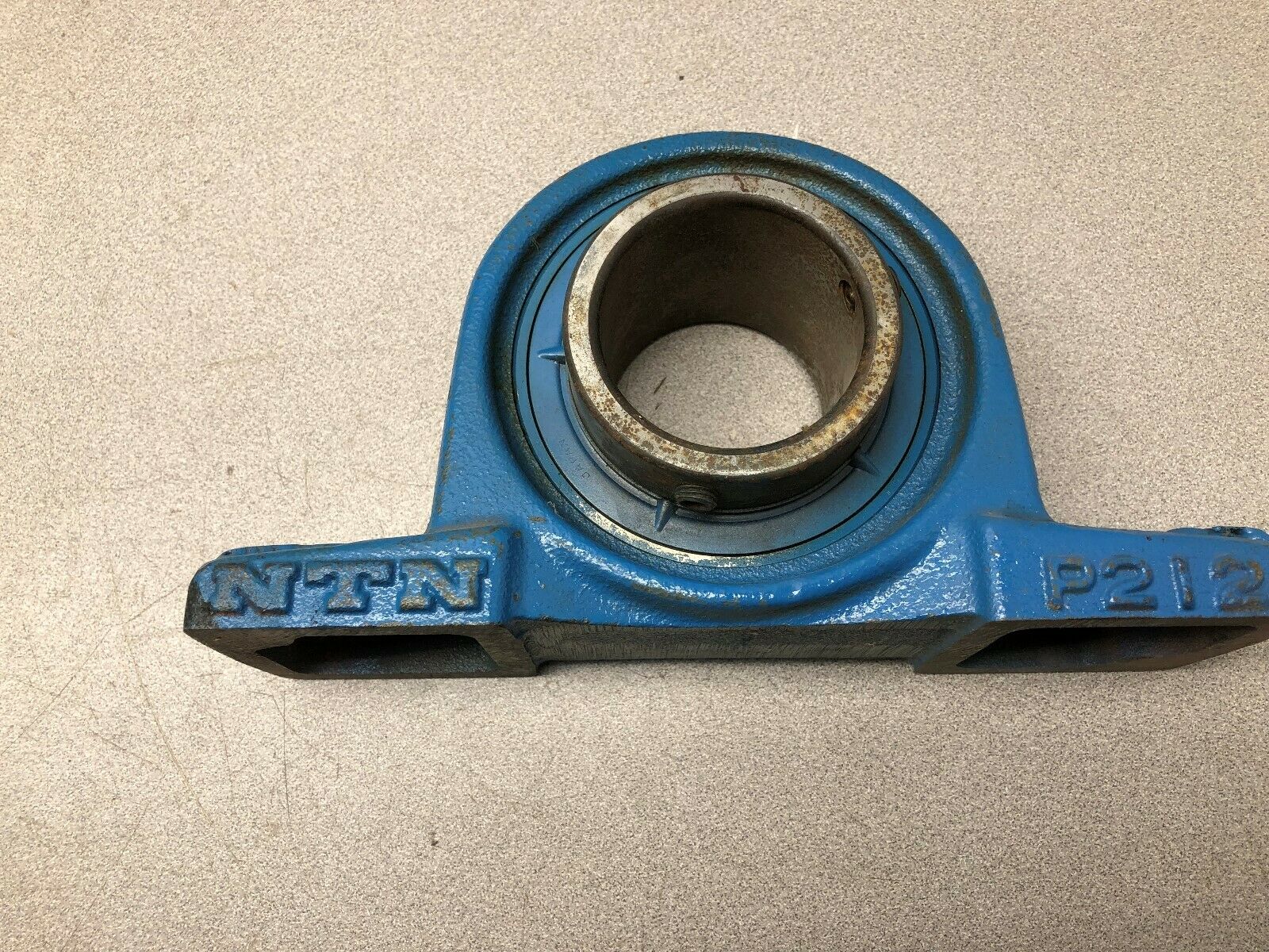 USED NTN PILLOW BLOCK BEARING UC212