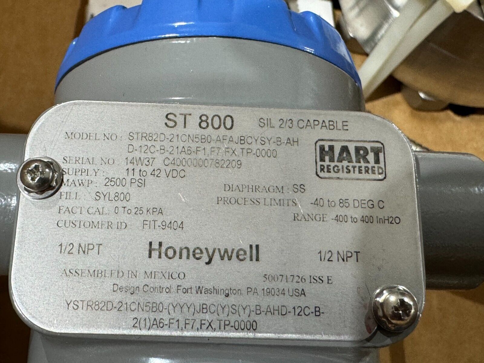 NEW HONEYWELL PRESSURE TRANSMITTER STR82D-21CN5B0-AFAJBCYSY-B-AHD-12C-B-21A6-F1