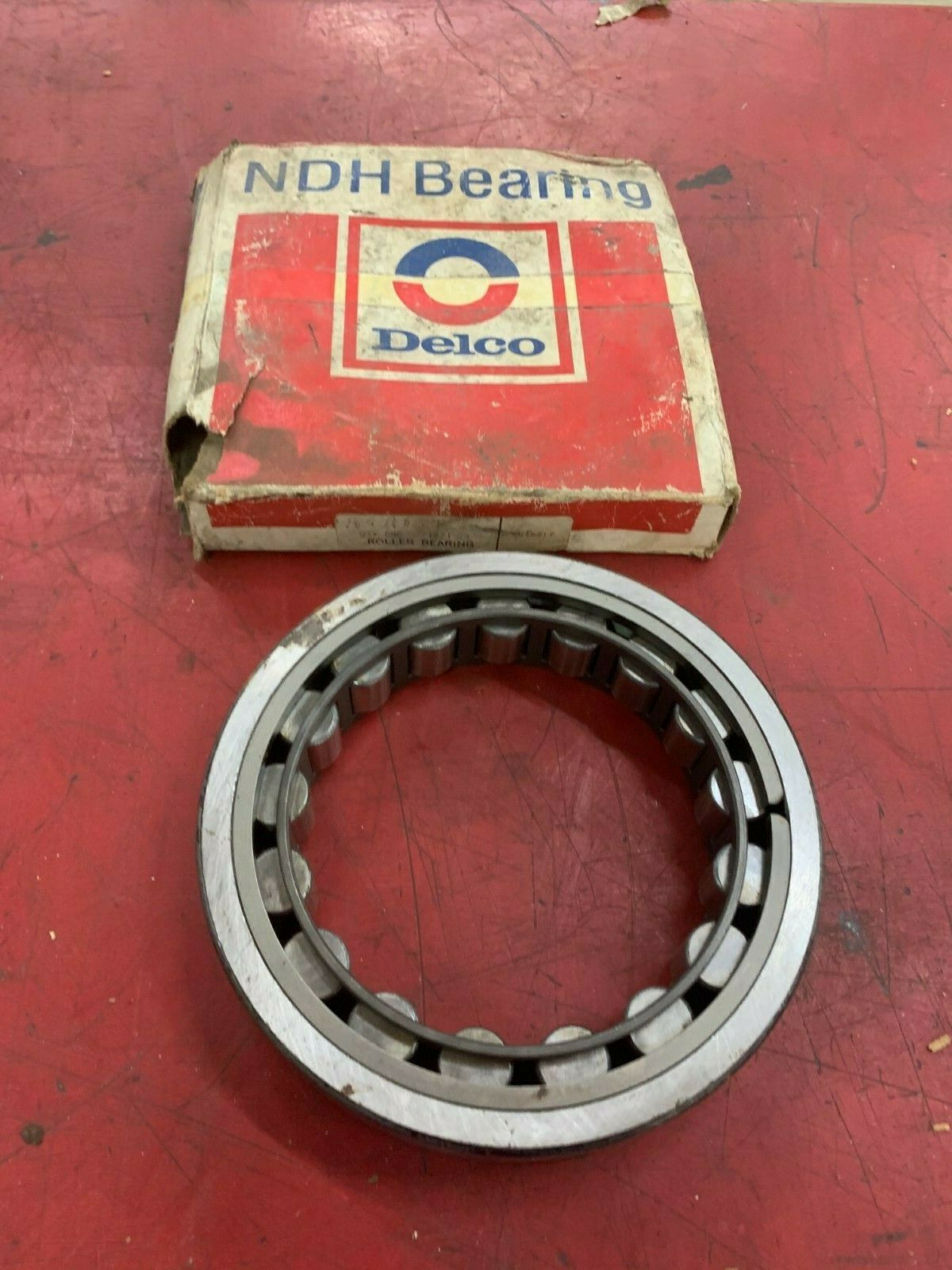 NEW IN BOX NDH ROLLER BEARING 1221 TS