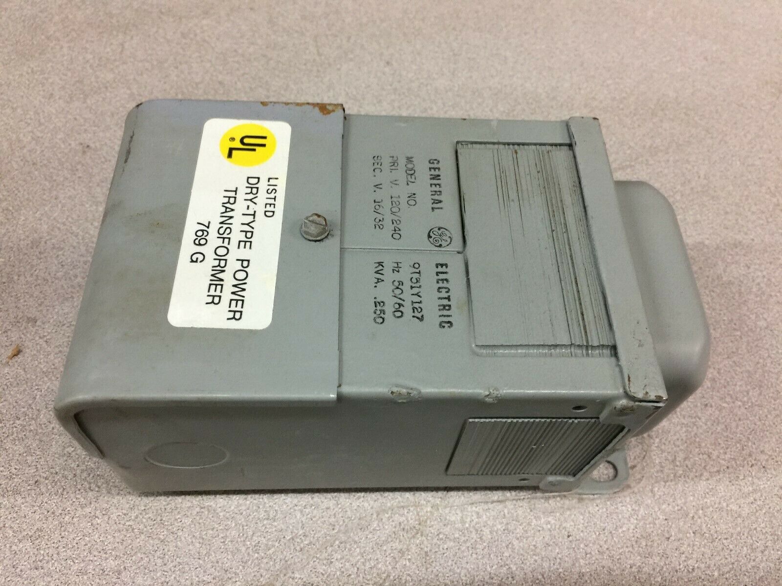 NEW IN BOX GE .250 KVA 120/240VAC PRI 16/32VAC SEC 9T51Y127