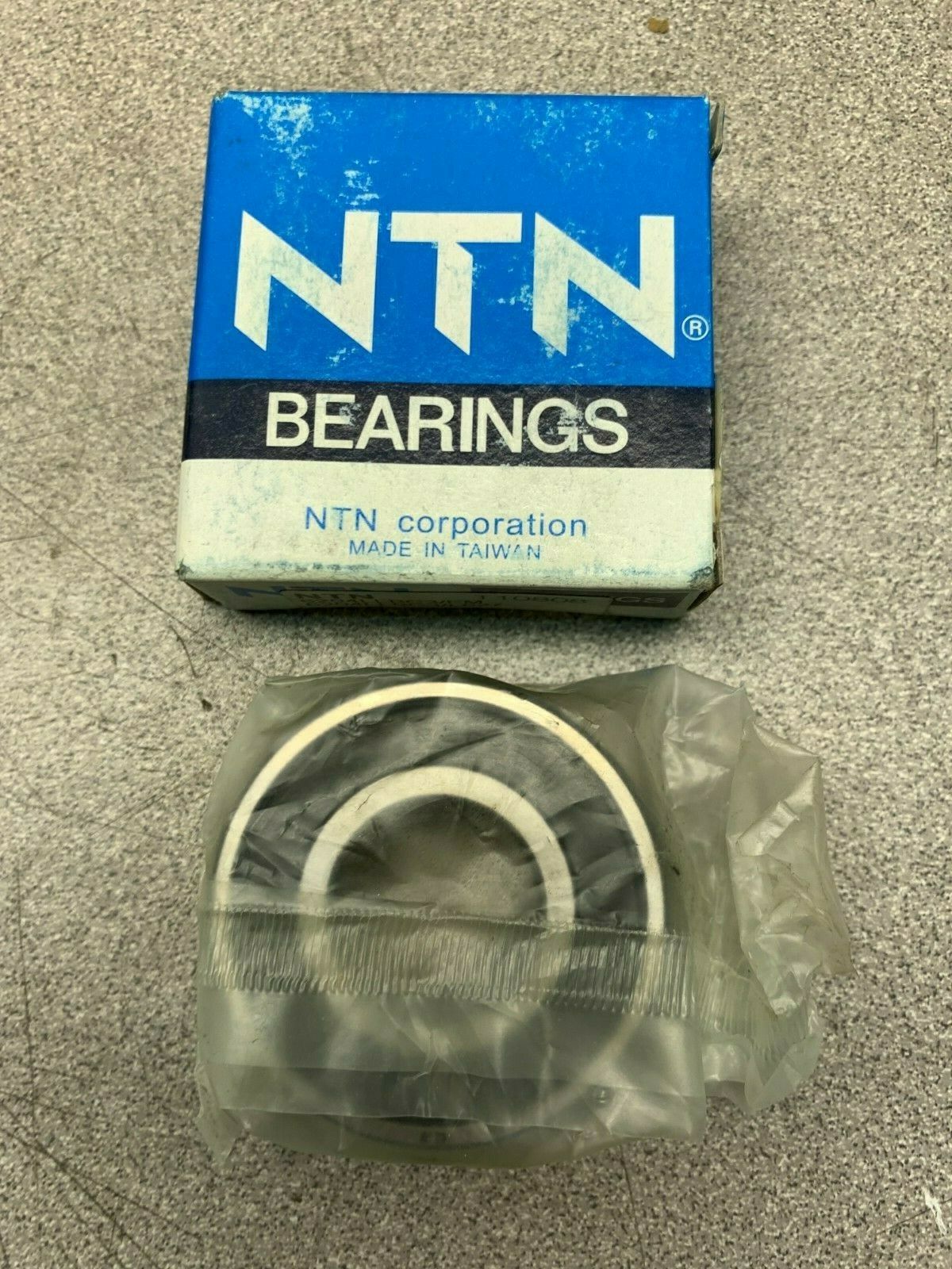 NEW IN BOX NTN BEARING 6204LLBC3