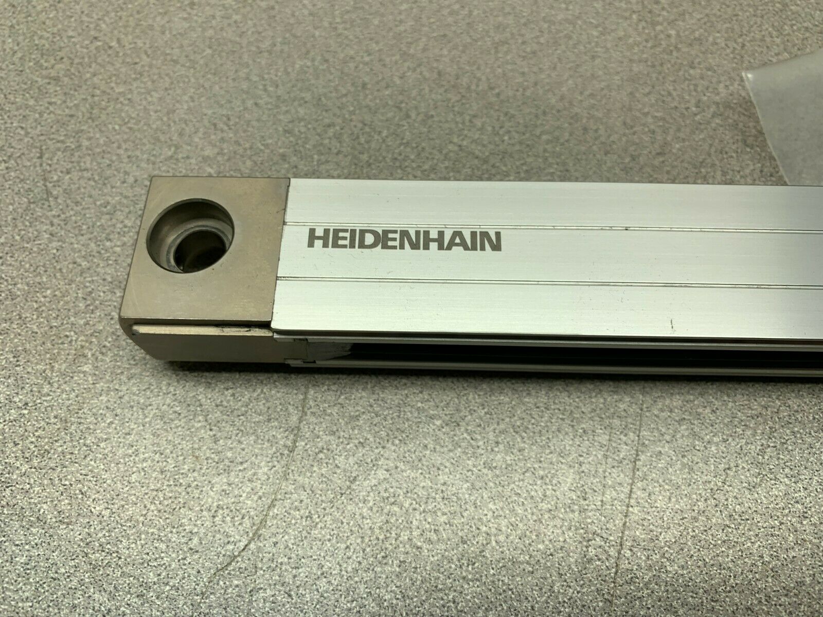 NEW IN BOX HEIDENHAIN AELS487C Sealed Linear Encoder 594875-01