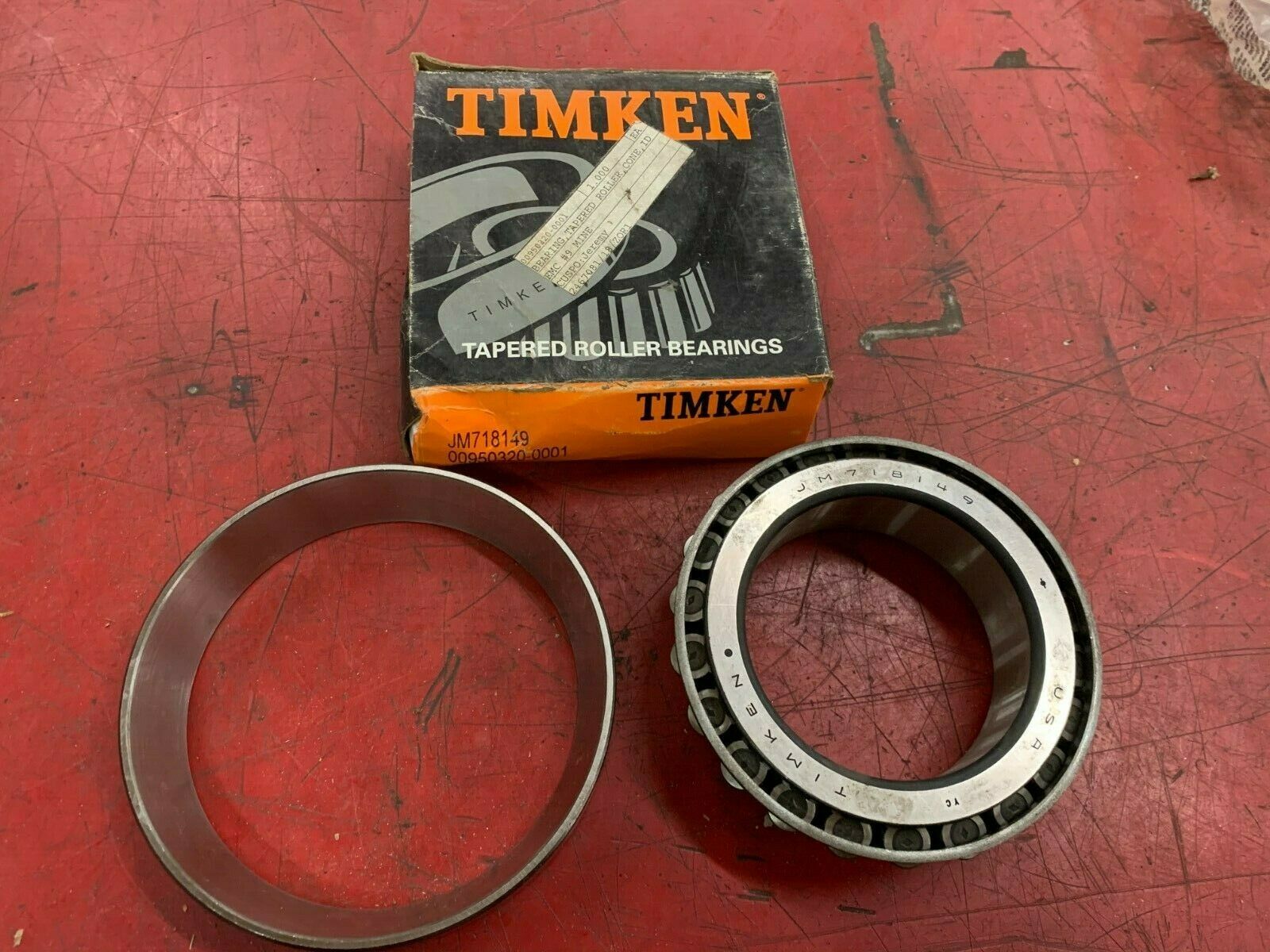 NEW IN BOX TIMKEN BEARING WITH RACE JM718140 WITH JM718110