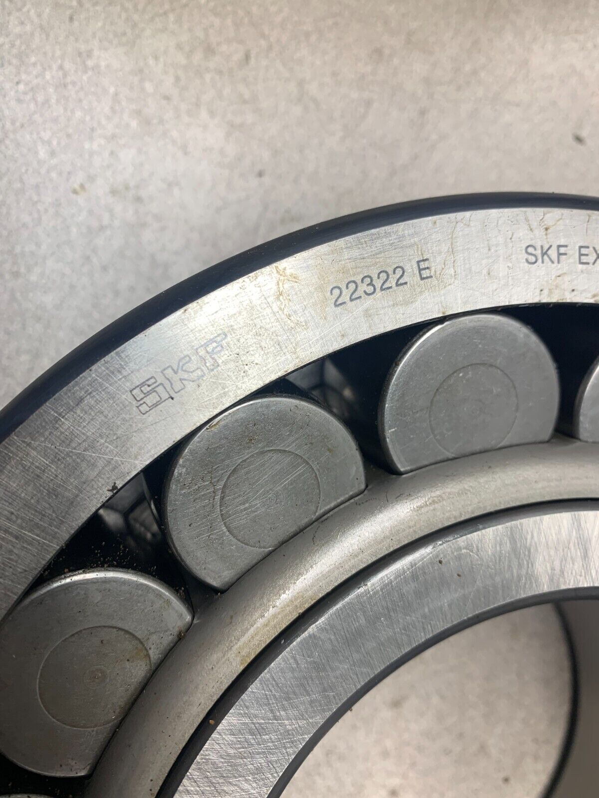 NEW SKF EXPLORER 22322E SPHERICAL ROLLER BEARING 22322 E