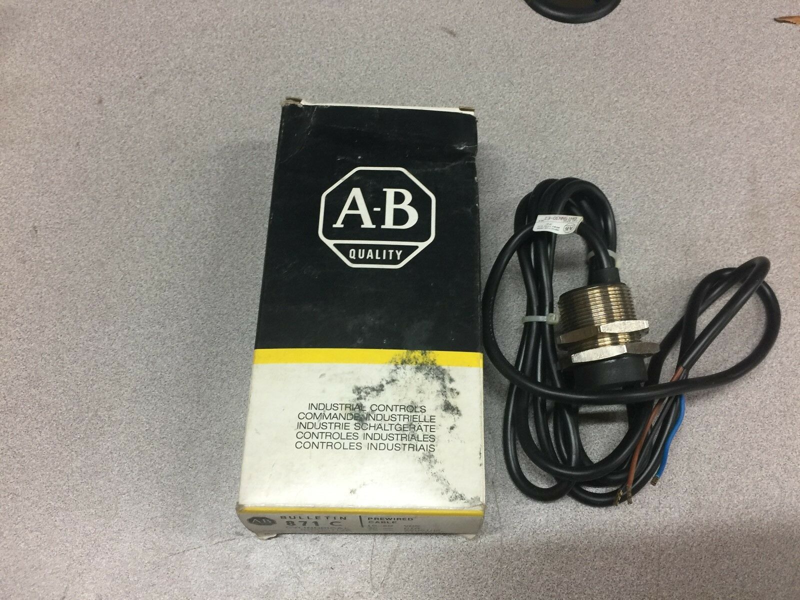 NEW IN BOX ALLEN BRADLEY INDUCTIVE PROX 871C-DH15NN30-E2