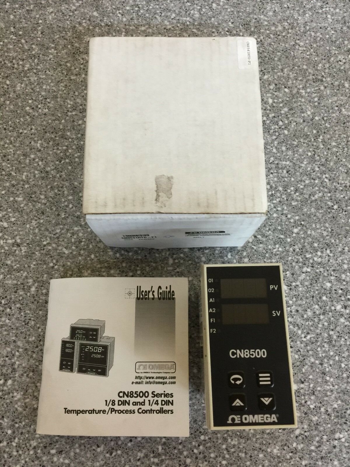 NEW IN BOX OMEGA CN8500 SERIES TEMPERATURE/PROCESS CONTROLLER CN8541RTD-F1