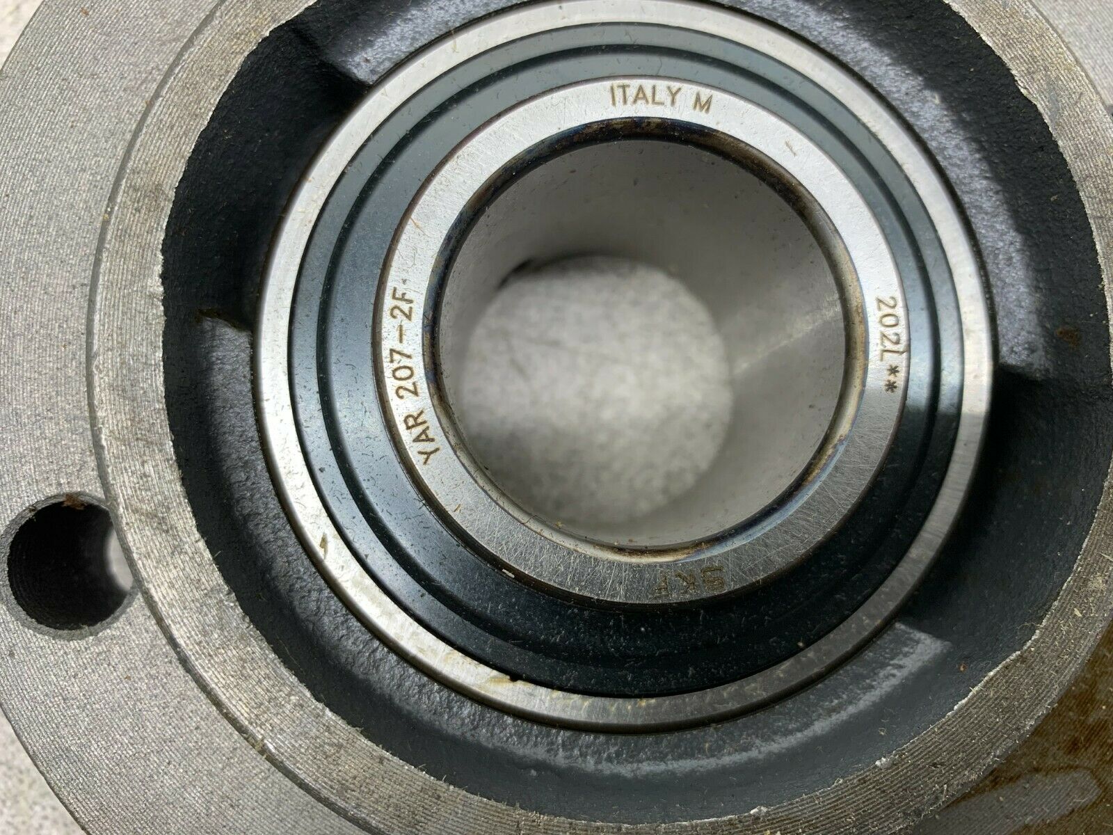 NEW RFC 35 PILOTED FLANGE BEARING SKF YAR 207-2F