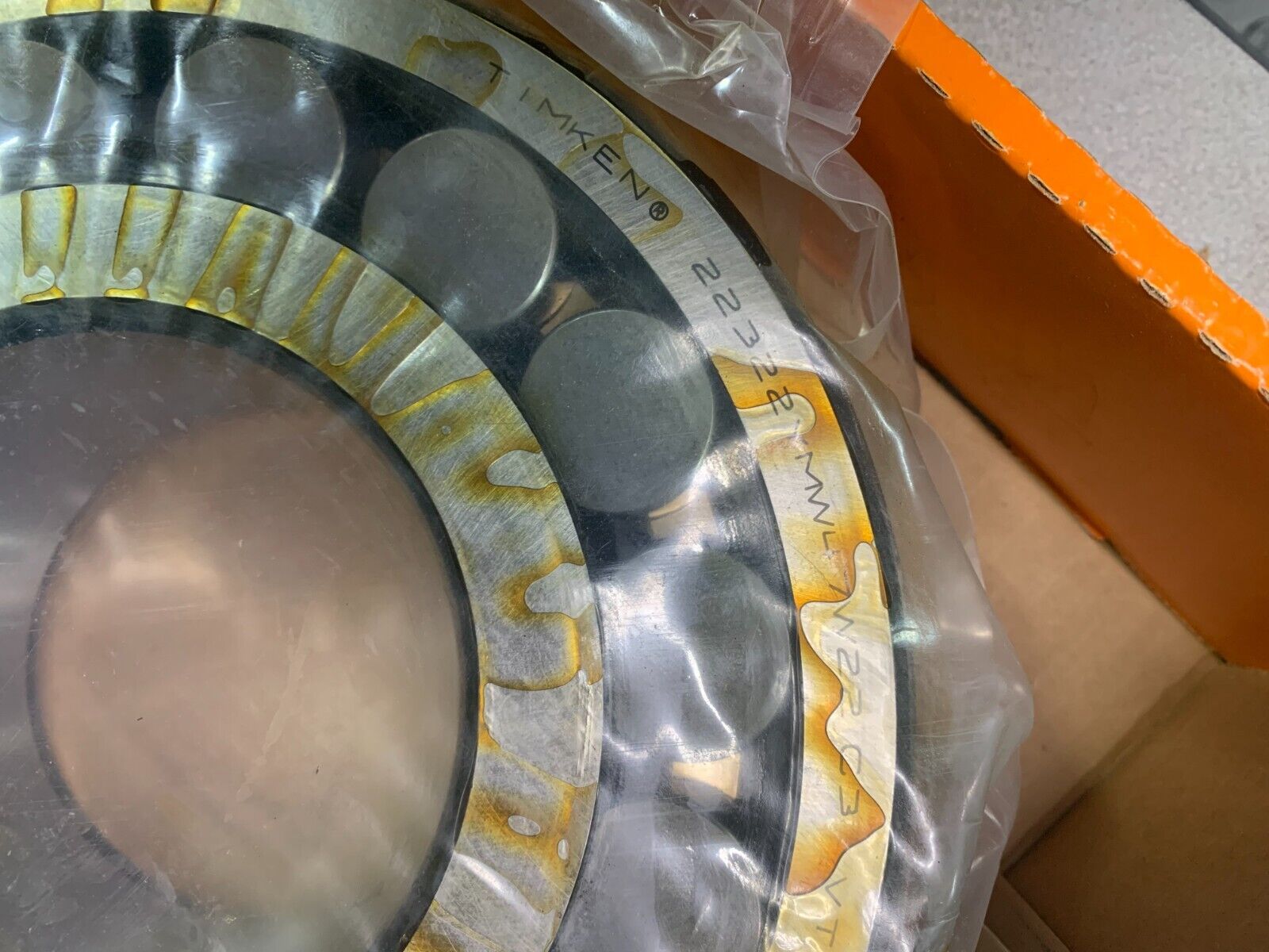 NEW IN BOX TIMKEN SPHERICAL ROLLER BEARING 22322YMW47W22C3