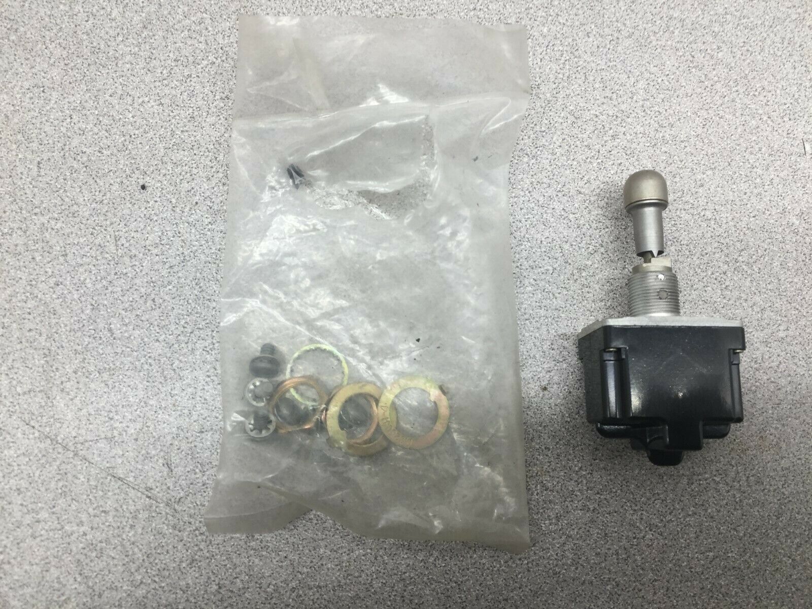 NEW IN BAG HONEYWELL TOGGLE SWITCH 2TL1-5F