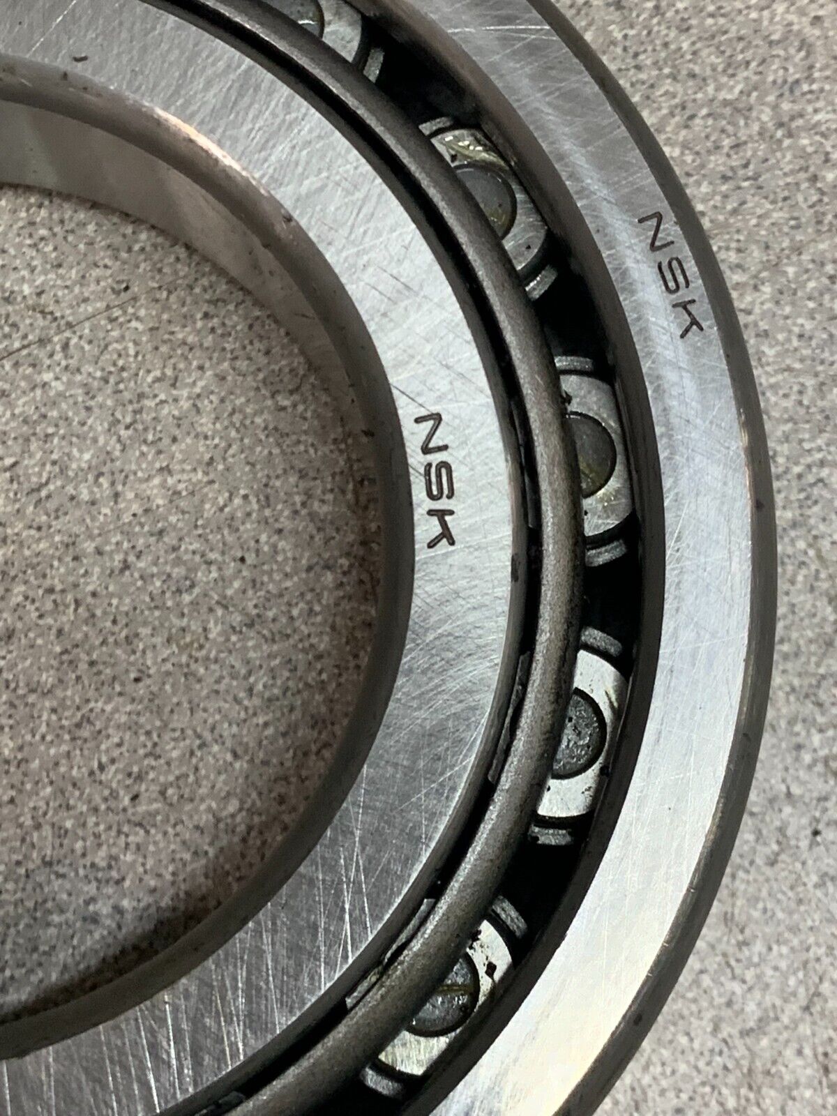 NEW NO BOX NSK 212 ROLLER BEARING NF212