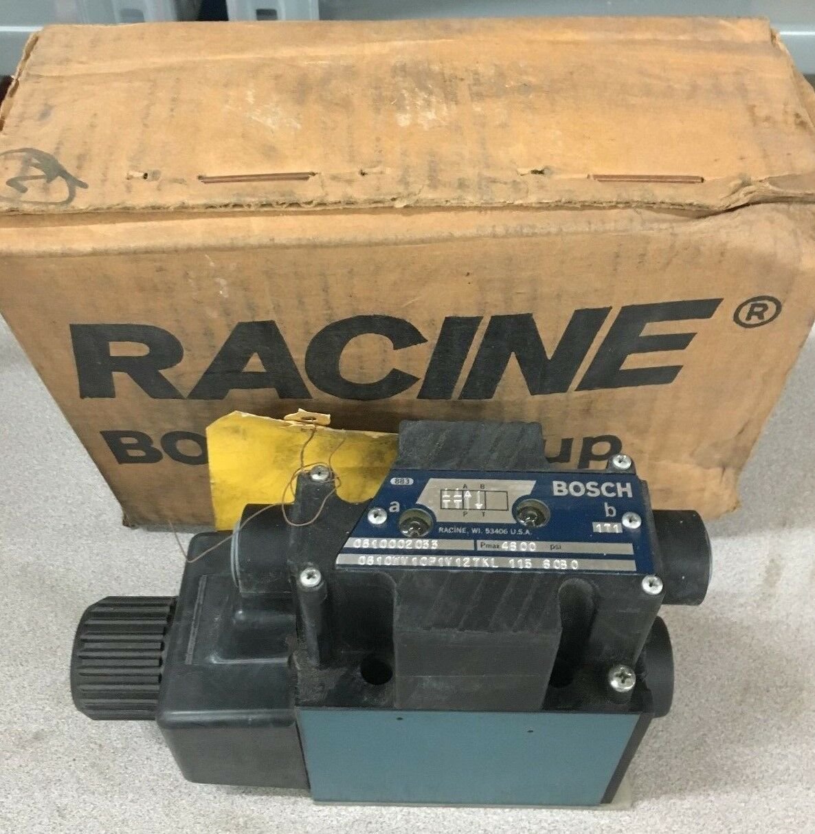 NEW IN BOX BOSCH HYDRAULIC VALVE 0810002033 RACINE 0810WV10P1V127KL 1