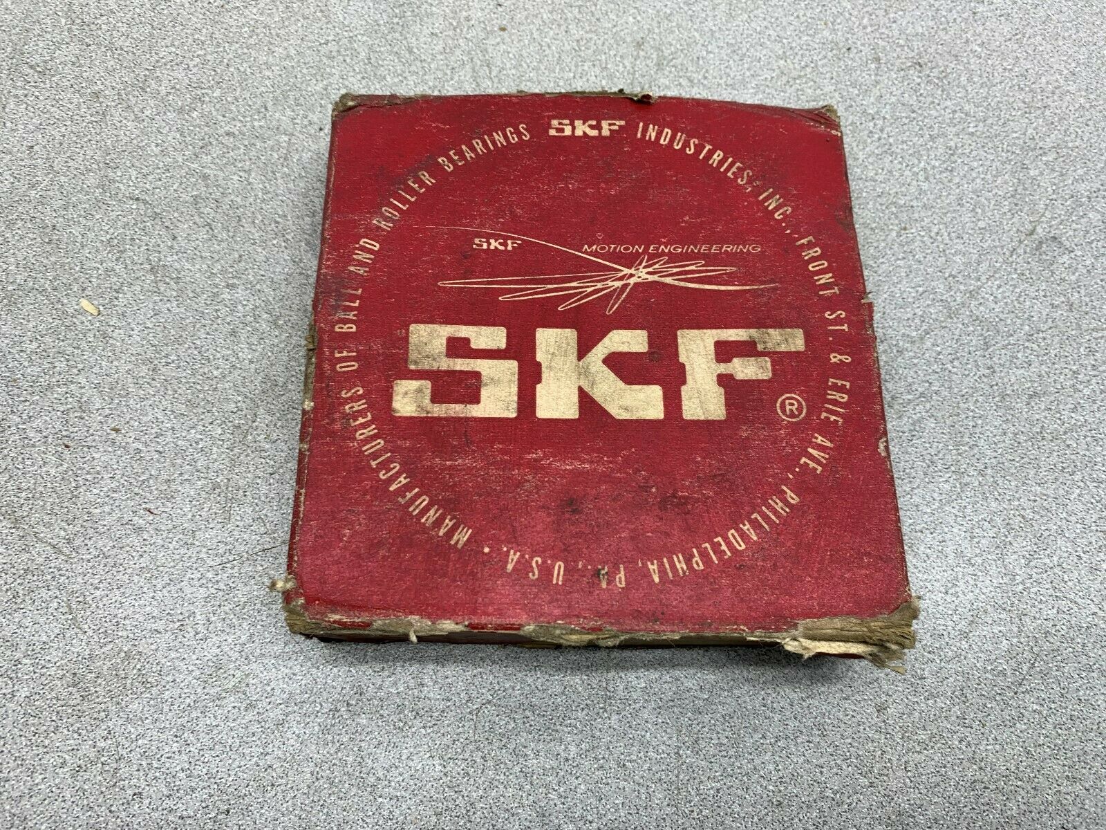 NEW IN BOX SKF BEARING 1215 KJ