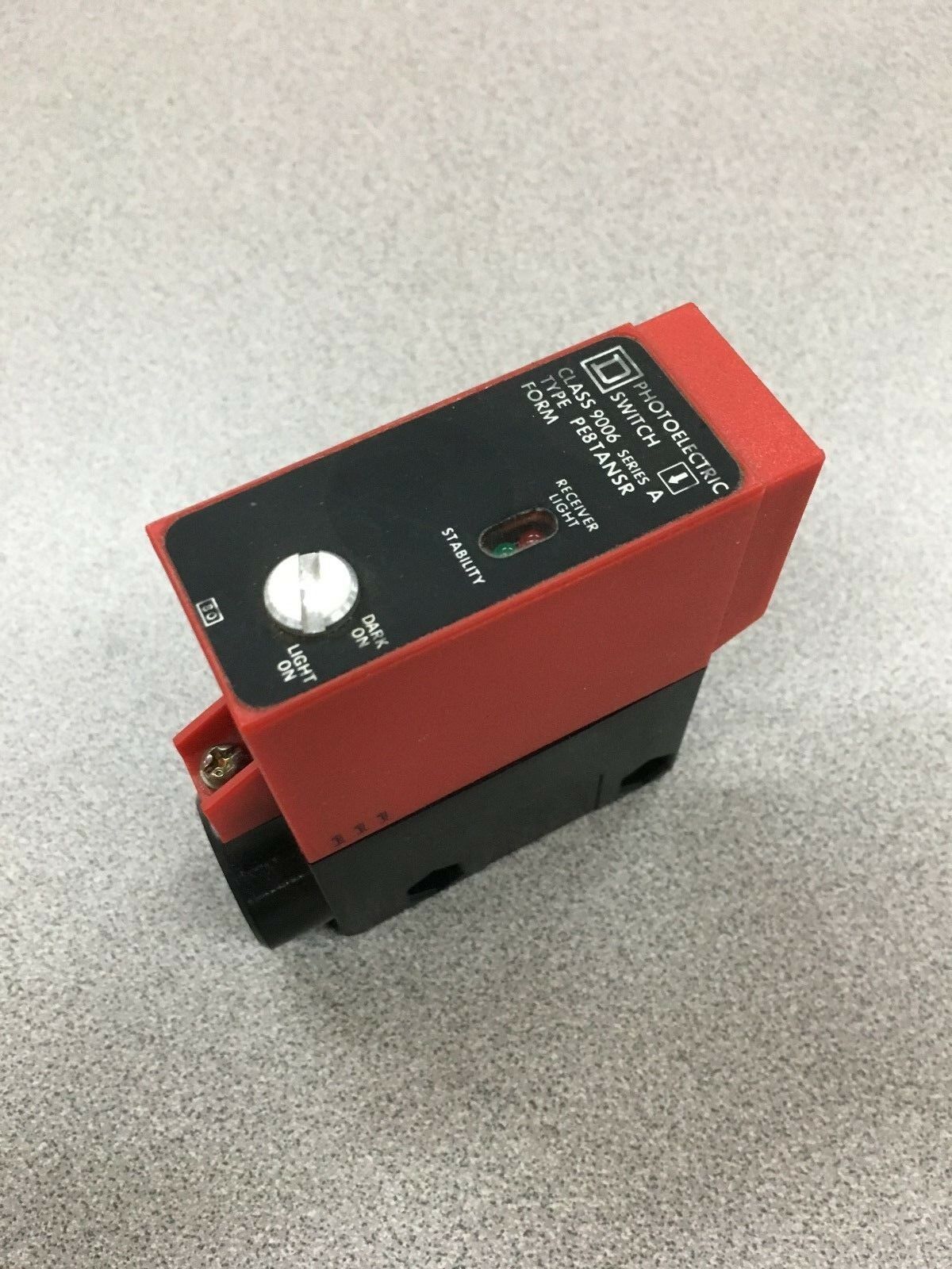 NEW NO BOX SQUARE D PHOTOELECTRIC SWITCH 9006 PE8TANSR SERIES A