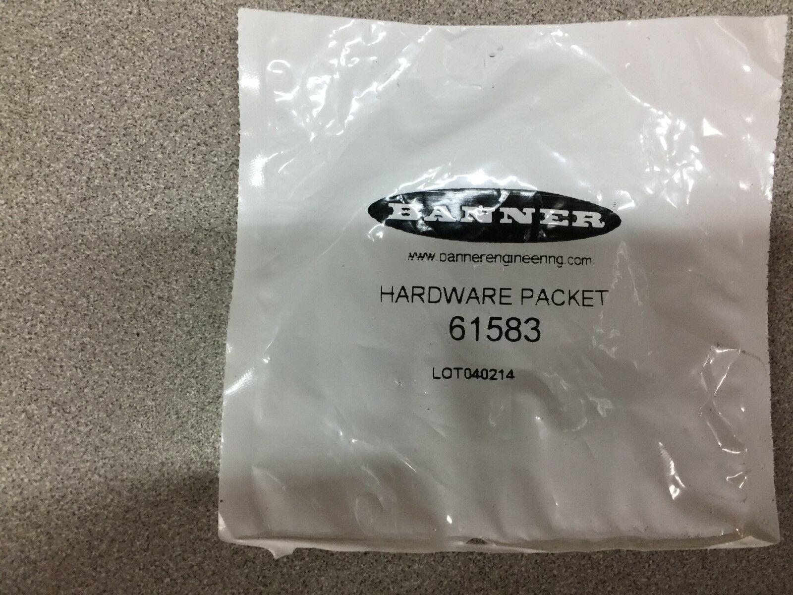 NEW IN ORIGINAL PACKAGE BANNER HARDWARE PACKET 61583