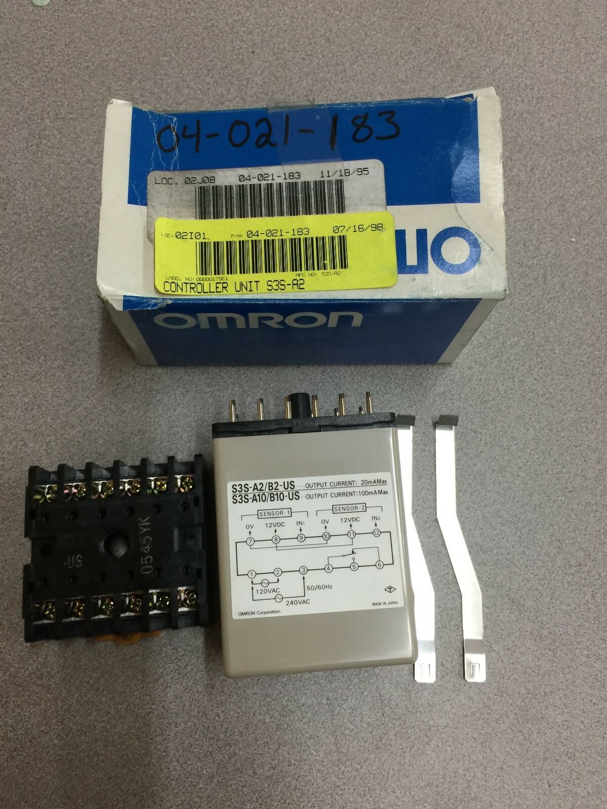 NEW IN BOX OMRON 12 PIN SENSOR CONTROLLER S3S-A2-US WTH BASE