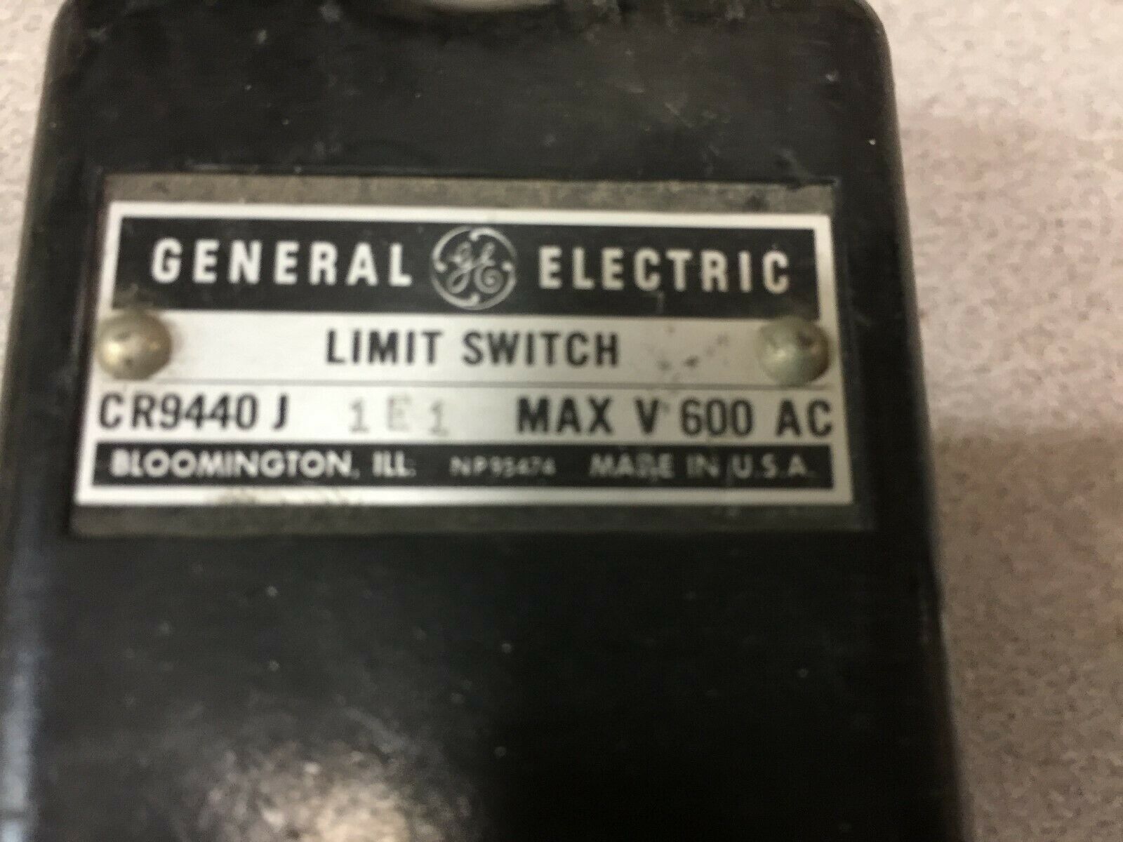 NEW NO BOX GE LIMIT SWITCH (NO ROLLER) CR9440 J1E1