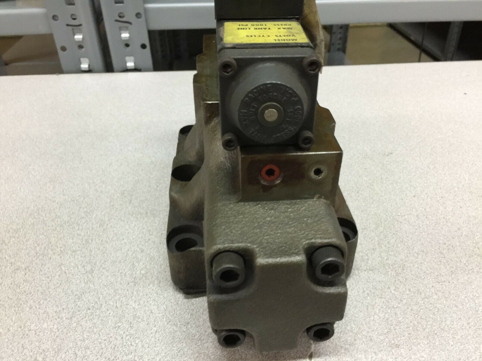 NEW NO BOX RACINE 115VAC SOLENOID VALVE FD4-BSHS-106.SE-60