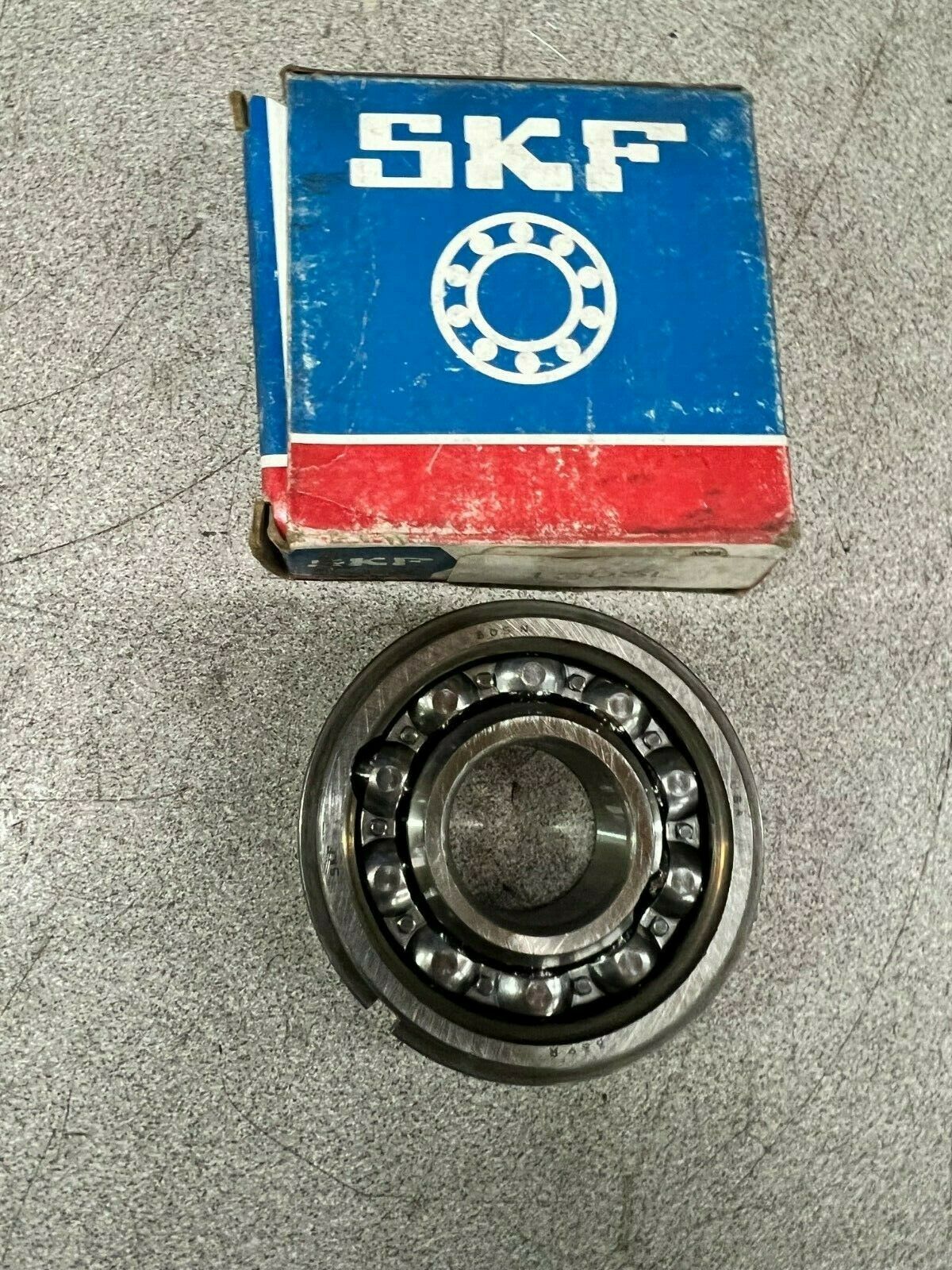 NEW IN BOX SKF 339R 1305L ROLLER BEARING 305N