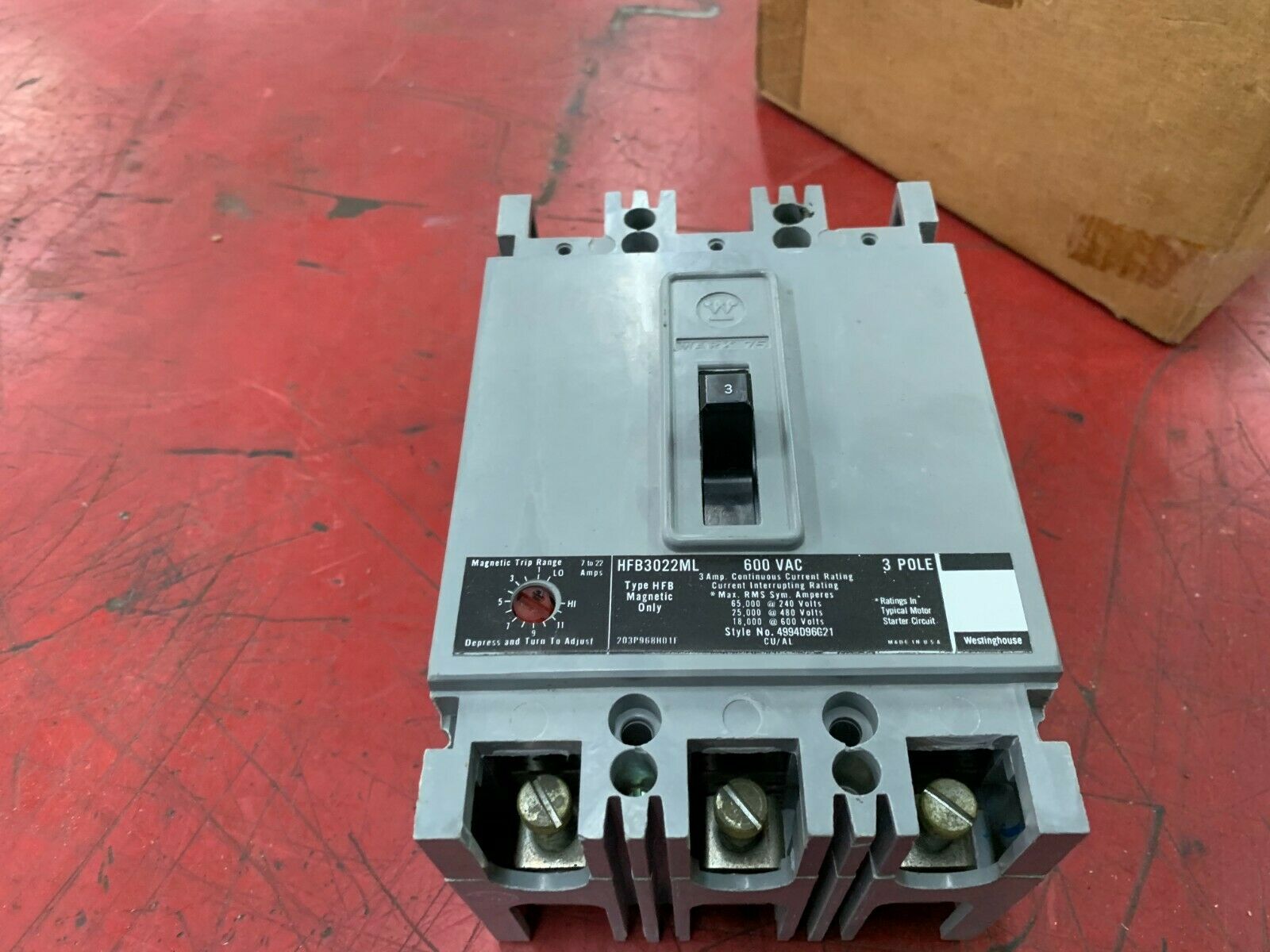 NEW IN BOX WESTINGHOUSE 3 POLE 3 AMP CIRCUIT BREAKER HFB3022ML