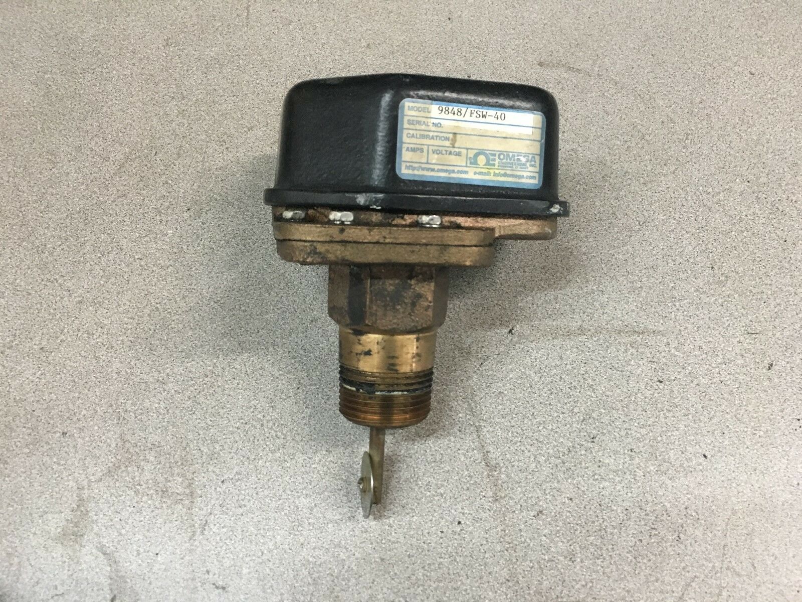 USED OMEGA FLOW SWITCH 9848 / FSW-40