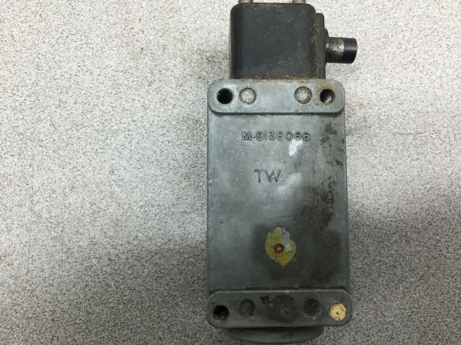 USED GE LIMIT SWITCH CR-9440-K1K1