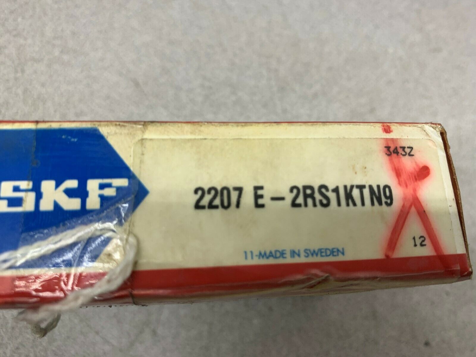 NEW IN BOX SKF BEARING 2207-2RS1KTN9