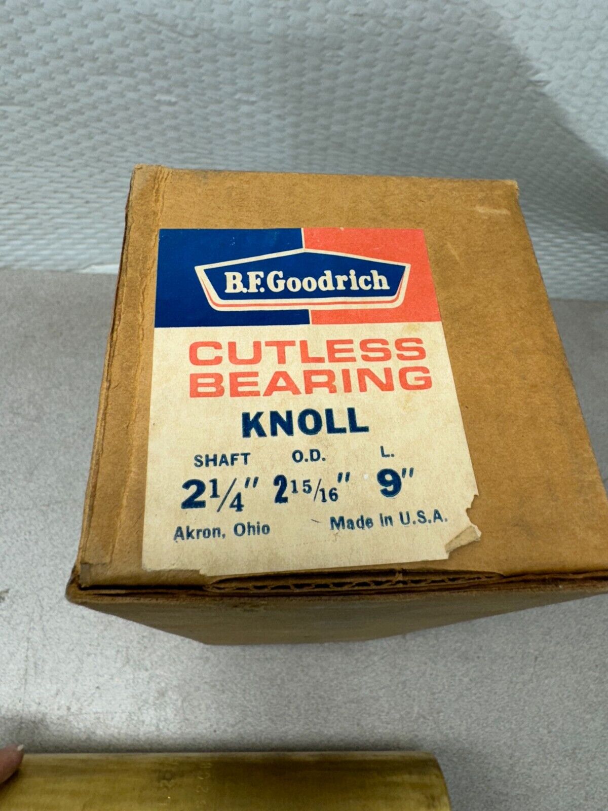 NEW IN BOX BF GOODRICH CUTLESS KNOLL BEARING 2 1/4" SHAFT 2 15/16" O.D. 9" L.