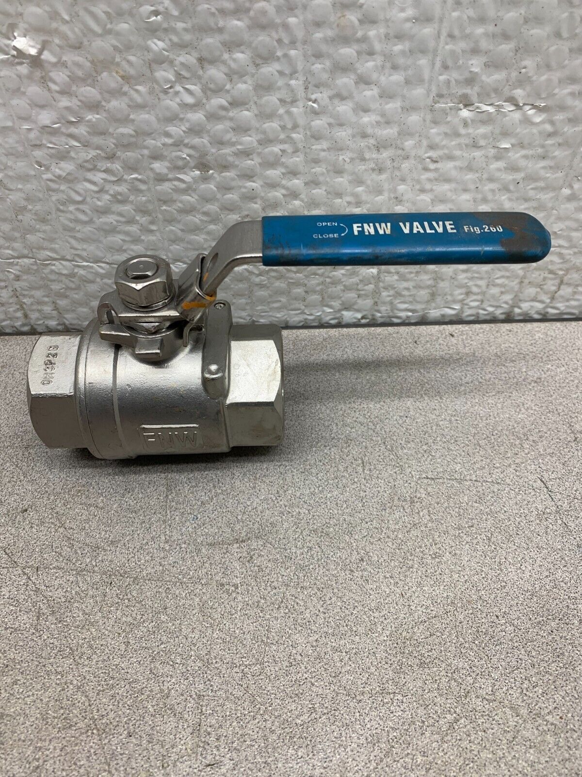 NEW FNW FIG. 260 STAINLESS BALL VALVE 1-1/4" CF8M 1000WOG