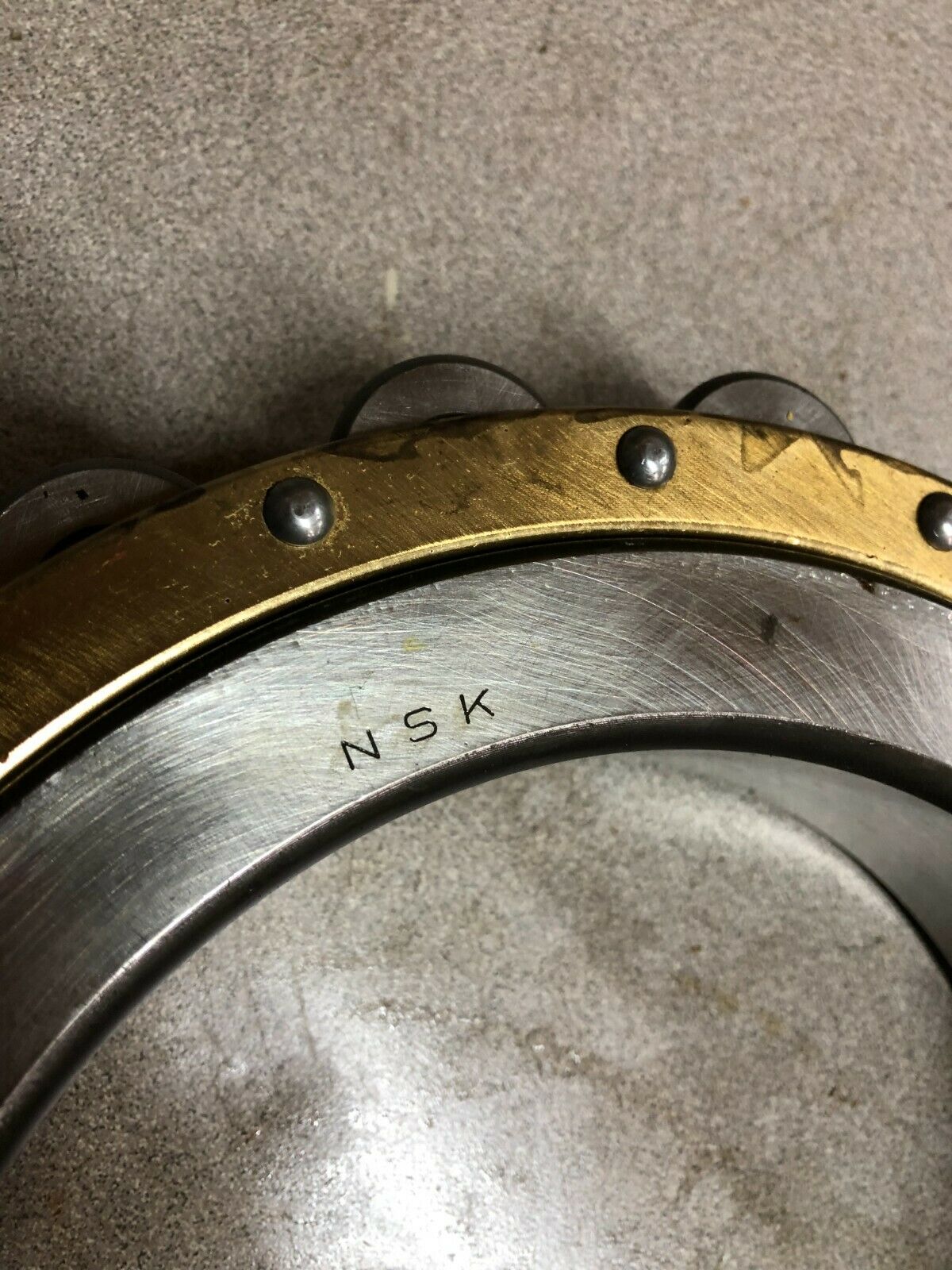 NEW NO BOX NSK CYLINDRICAL ROLLER BEARING 230