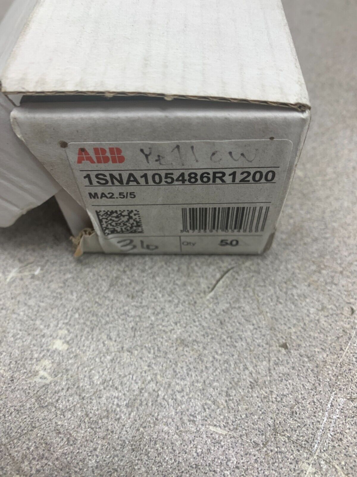 NEW BOX OF 36 ABB TERMINAL BLOCKS 1SNA105486R1200