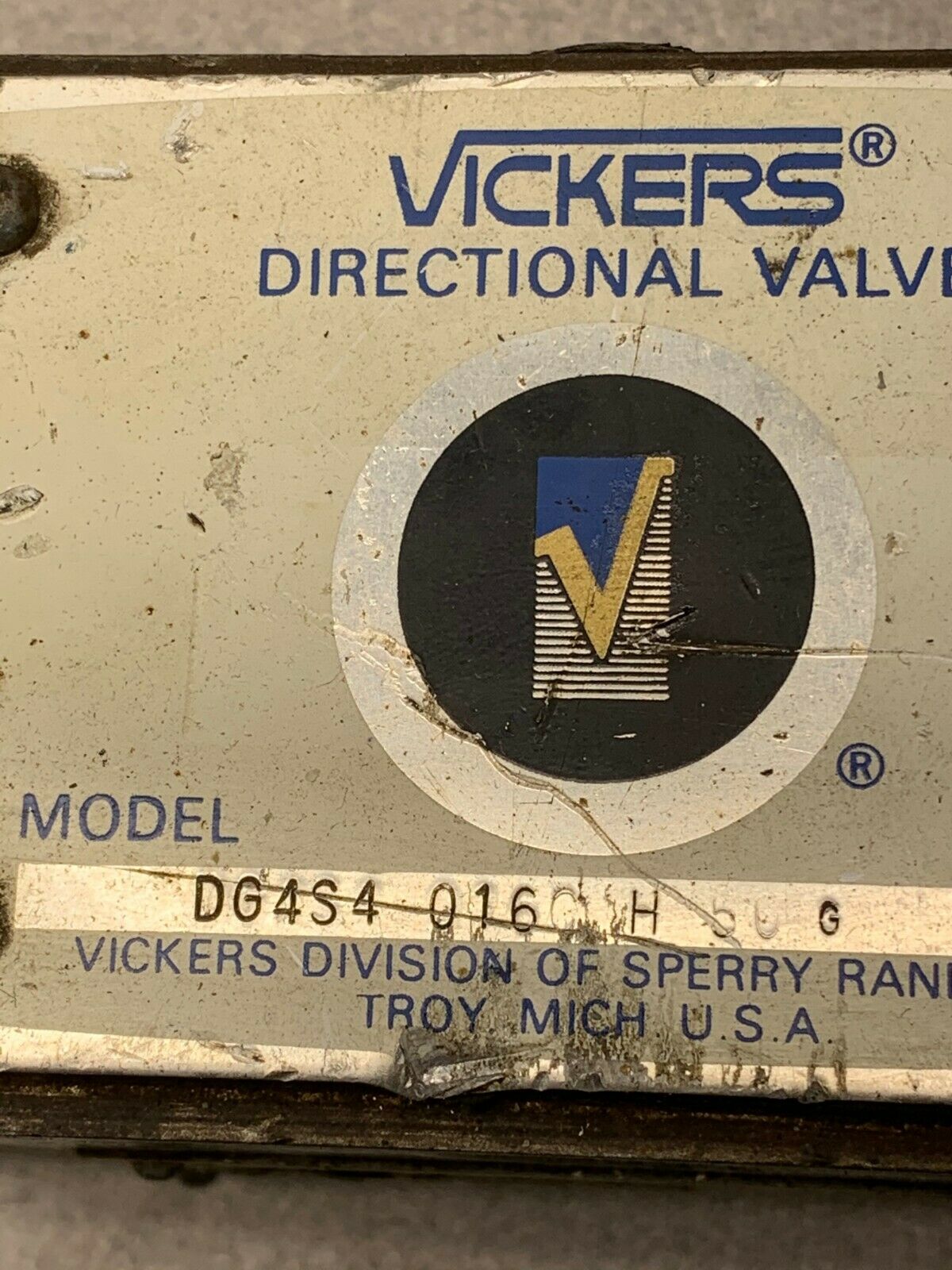 USED VICKERS DIRECTIONAL VALVE DG4S4 016C H 50 G