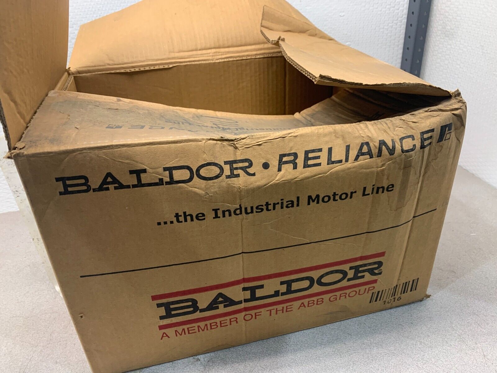 NEW IN BOX BALDOR 5HP 3450RPM 200V. SUPER-E MOTOR EM3212T-8