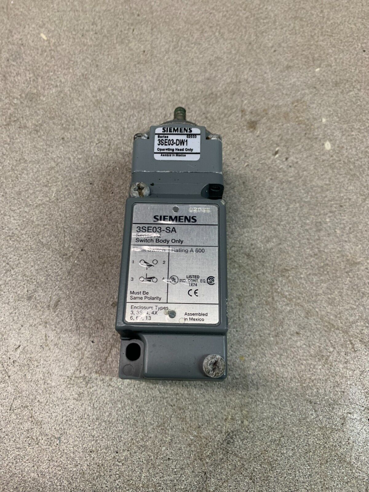 NEW SIEMENS LIMIT SWITCH 3SE03-SA BODY 3SE03-DW1 HEAD 3SE03-RA BACK 3SE03-AW1