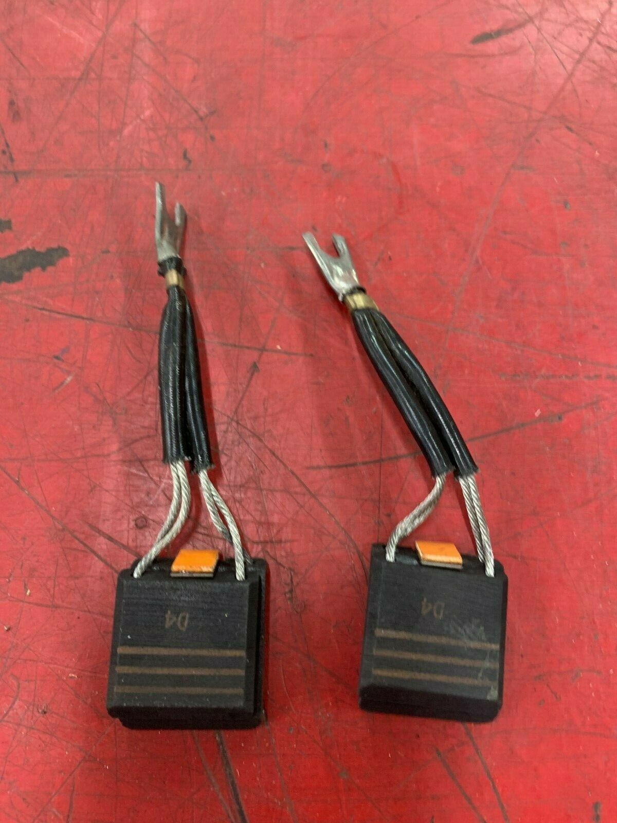 LOT OF 2 NEW NO BOX GENERIC MOTOR BRUSHES RE44CF