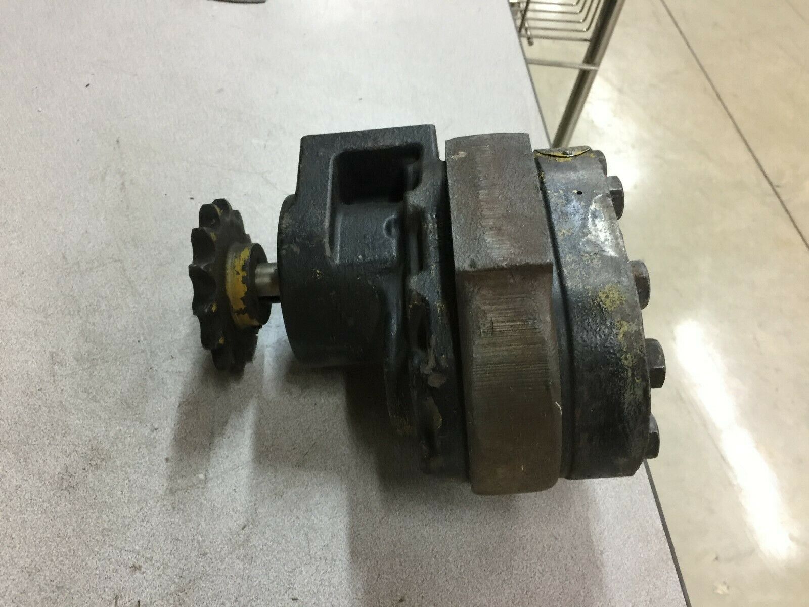 USED COMERCIAL HYDRAULIC PUMP 305-E-2