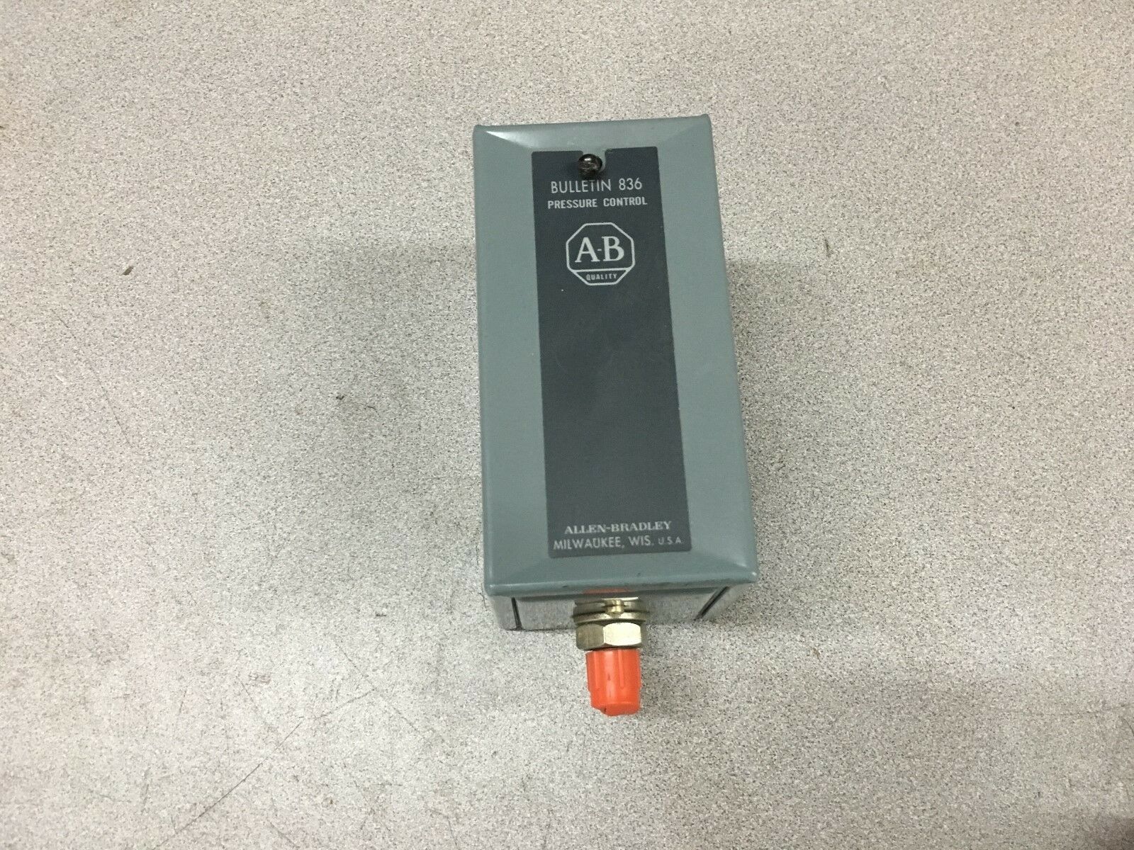 NEW NO BOX ALLEN-BRADLEY PRESSURE CONTROL SWITCH 836-A101AX1 SERIES A