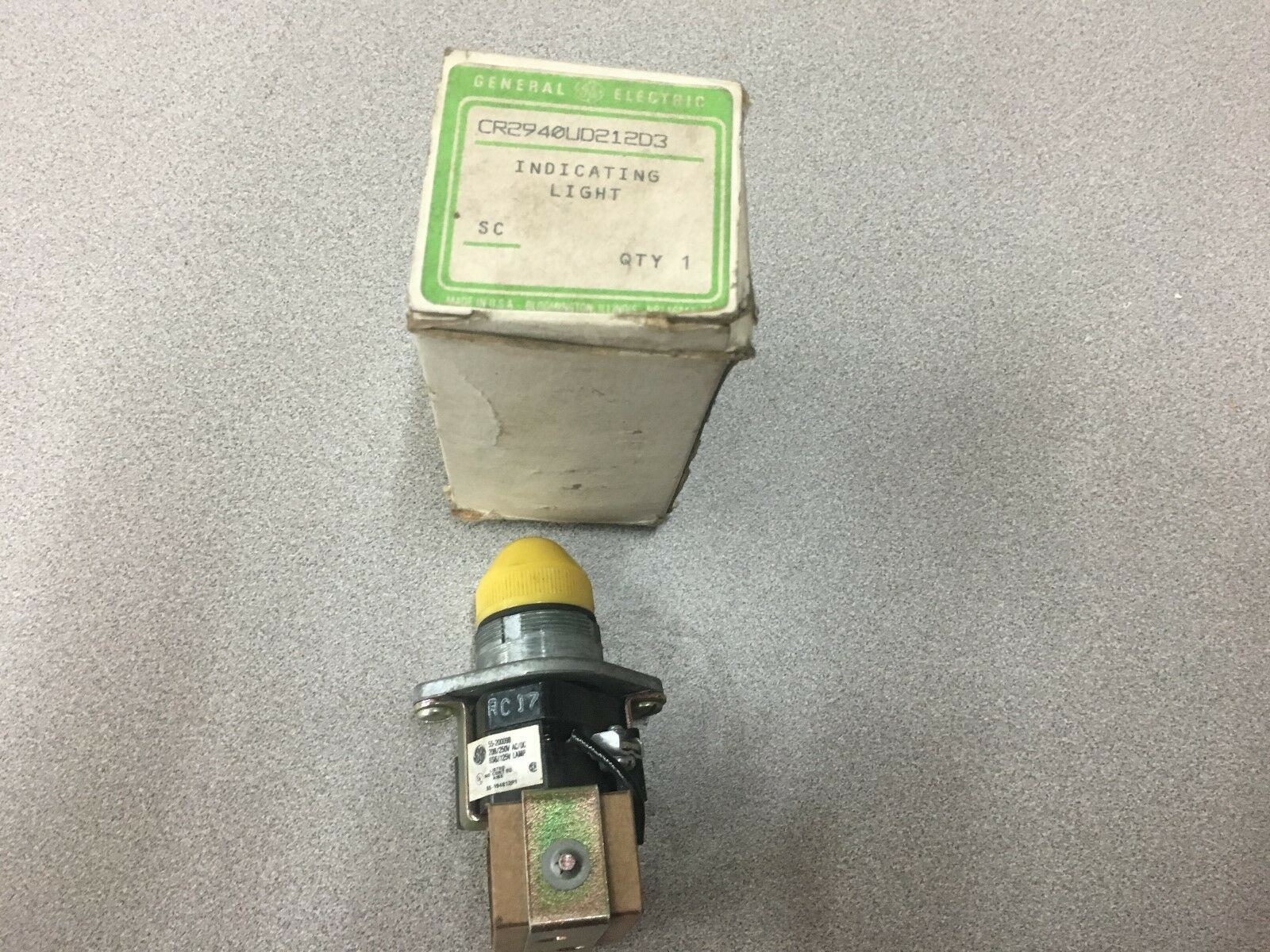 NEW IN BOX GENERAL ELECTRIC INDICATING LIGHT CR2940UD212D3