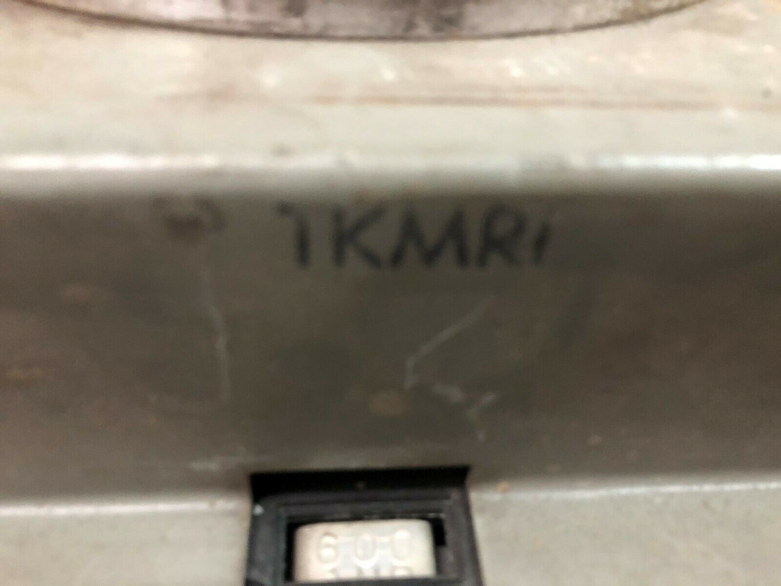 USED GE 600 AMP 3 POLE 600 VAC BREAKER WITH TKMR1 HANDLE TKM836F000  /  TKMR1