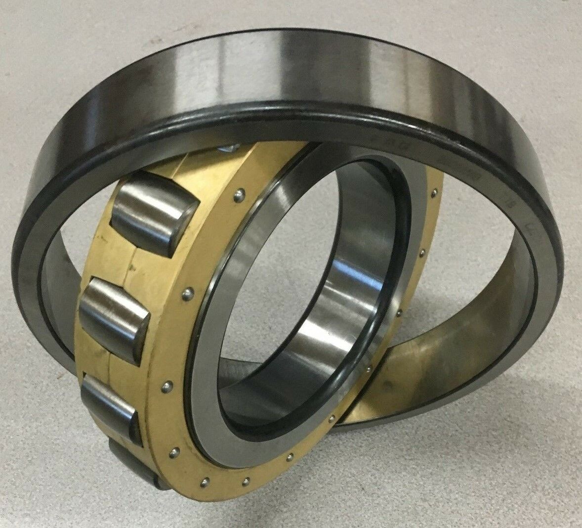 NEW NO BOX FAG SPHERICAL ROLLER BEARING 20222MB