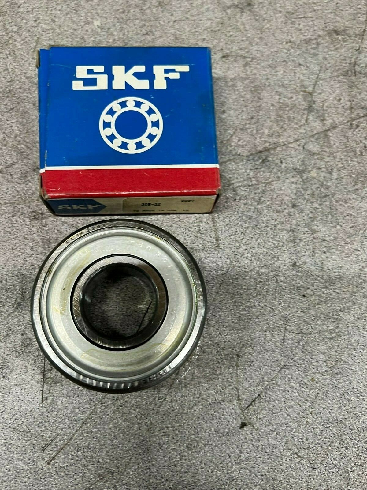 NEW IN BOX SKF BALL BEARING 305-2Z