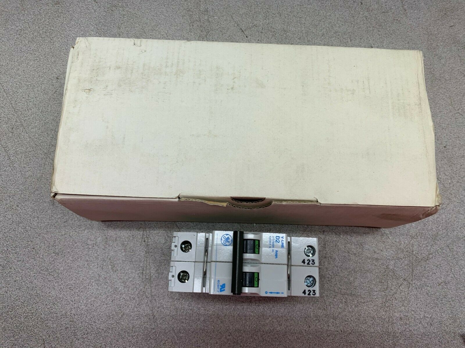 BOX OF 6 NEW IN BOX GE BREAKER V37202