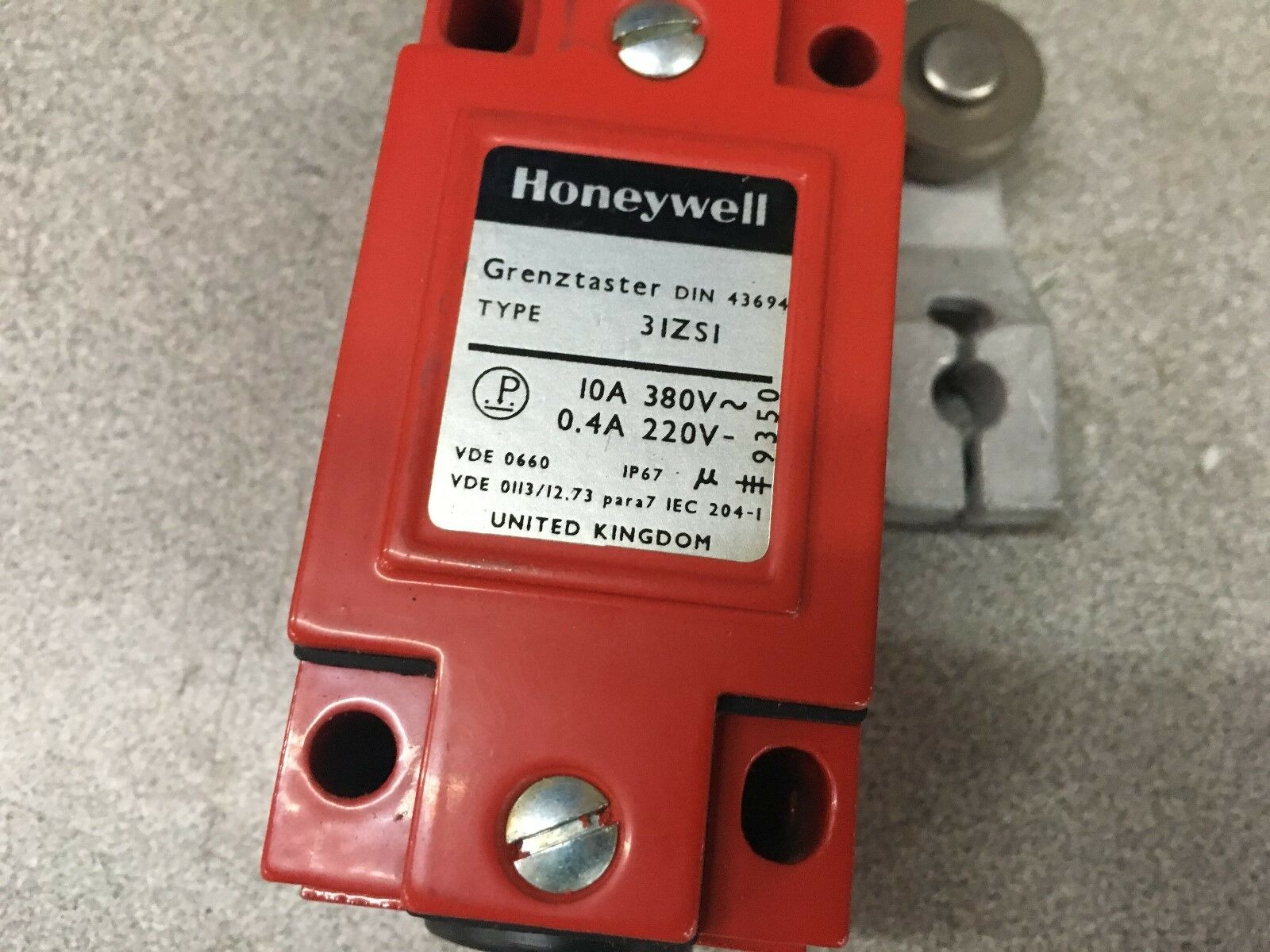 NEW IN BOX HONEYWELL MICRO SWITCH LIMIT SWITCH 31ZS1